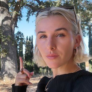 Meet your Posher, Courtney